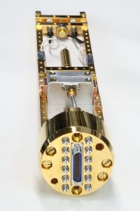 cryogenic insert hosting the 3D cavity with a trasmon qubit